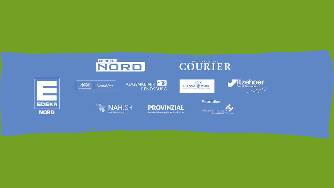 Auf einem hellblauen Hintergrund in Schnipselform sind, in weiß, die Firmenlogos der zehn Sponsoren und Partner des Kindertags an den Holstenhallen in Neumünster aufgeführt. Der Schnipsel liegt auf einem grünen Hintergrund.