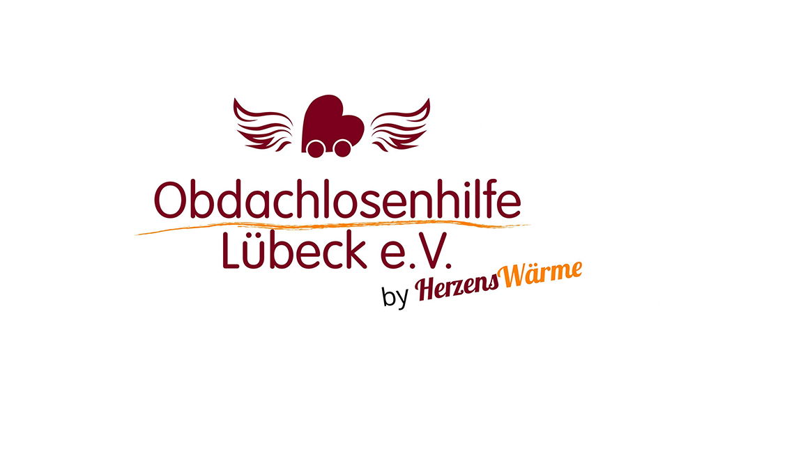 Oben im Bild ist ein kleines, dunkelrotes Herz auf Rollen. Das Herz hat links und rechts Engelsflügel. Unter dem Herz steht in roten Buchstaben Obdachlosenhilfe Lübeck e.V. und in rot-gelber Schrift by Herzenswärme