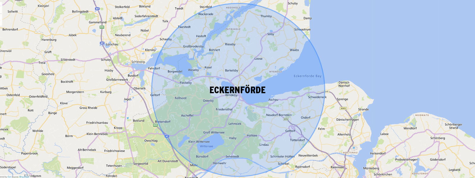 Auf einer Landkarte ist ein Kreis gezogen, der einen 15-Kilometer-Radius kennzeichnet.