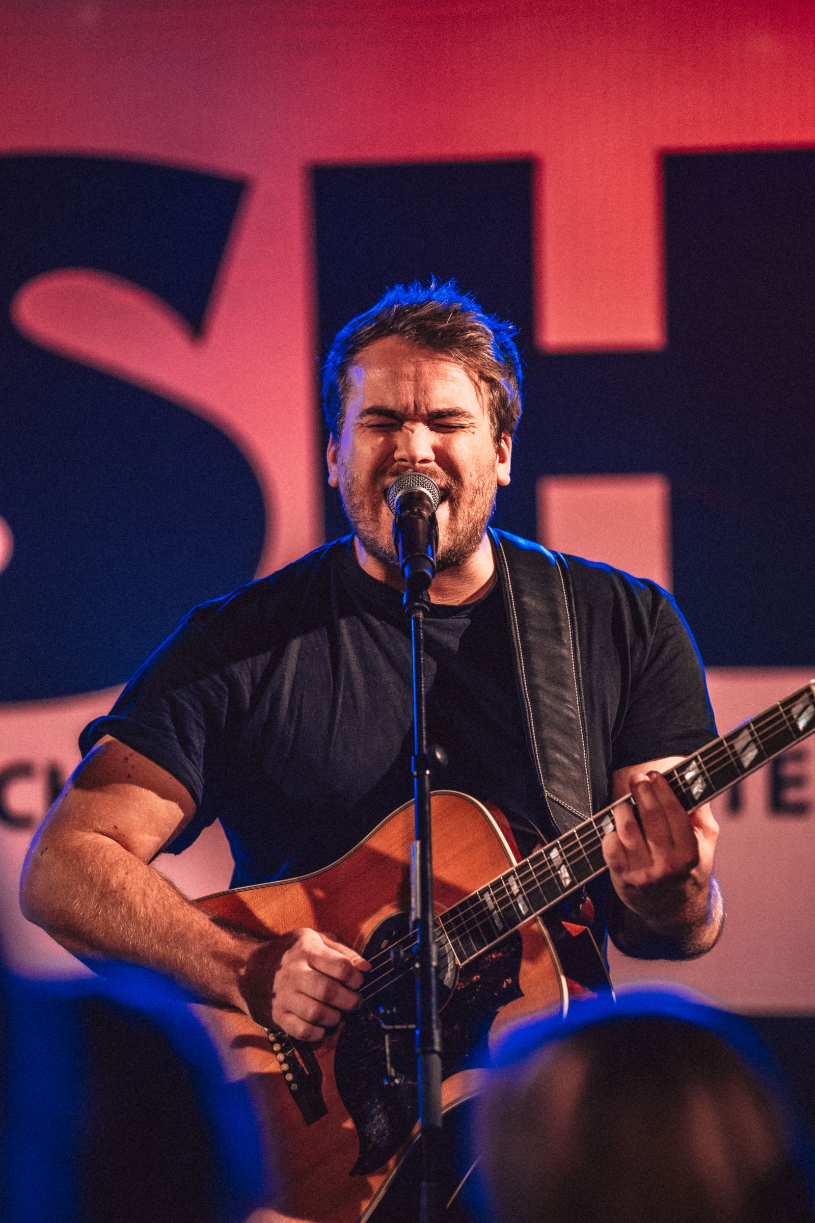 R.SH hautnah mit Max Giesinger.