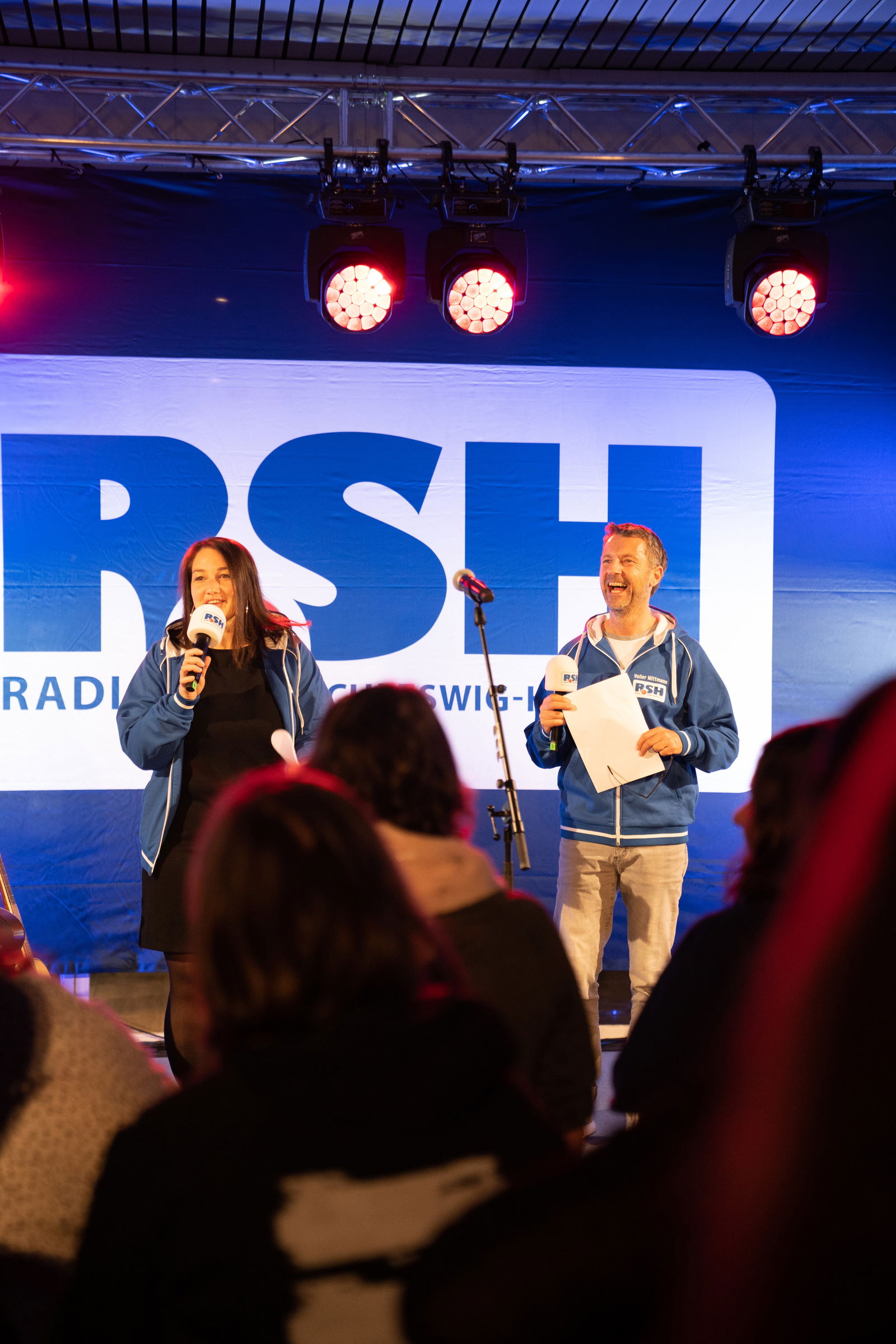 R.SH hautnah mit Max Giesinger.