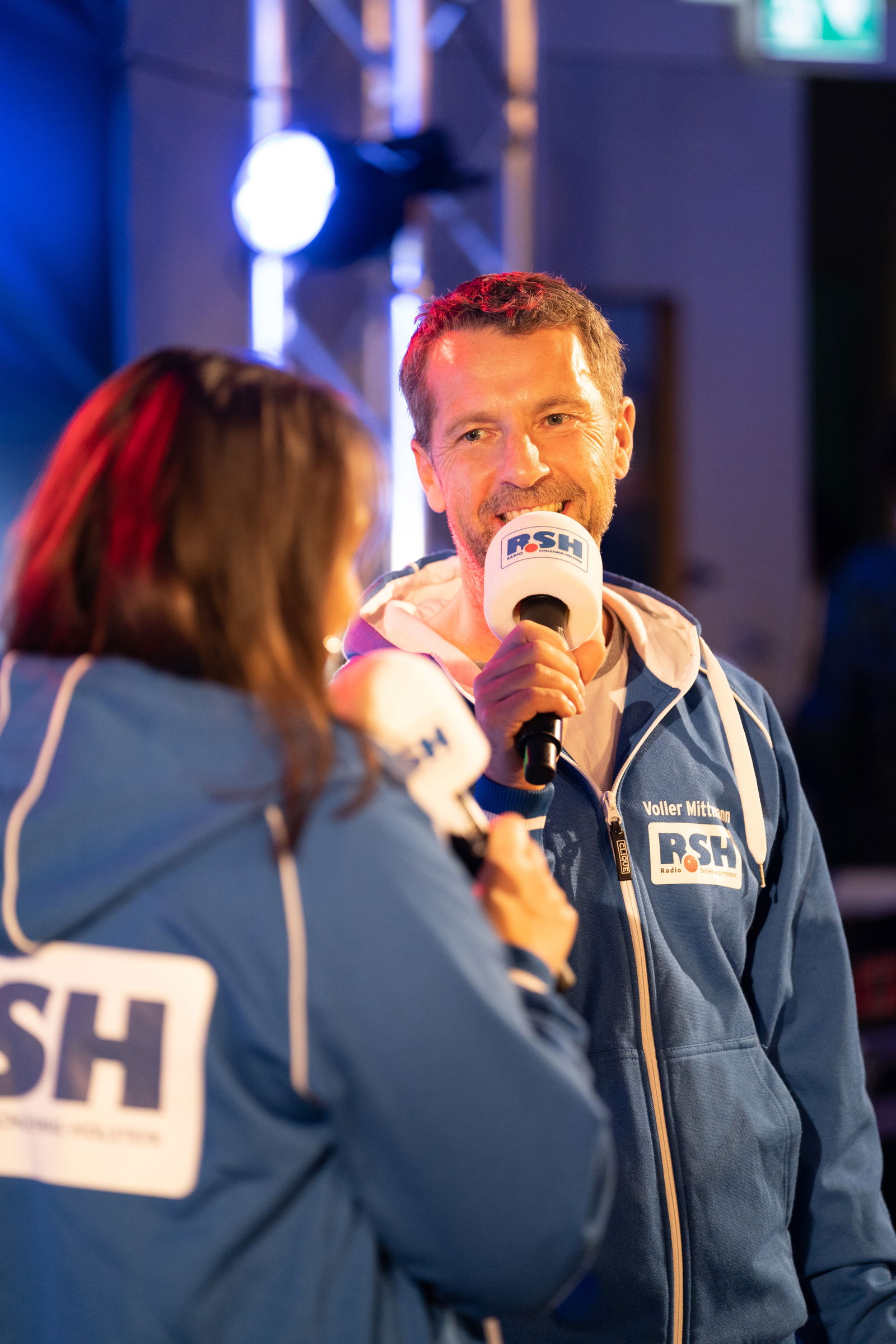 R.SH hautnah mit Max Giesinger.