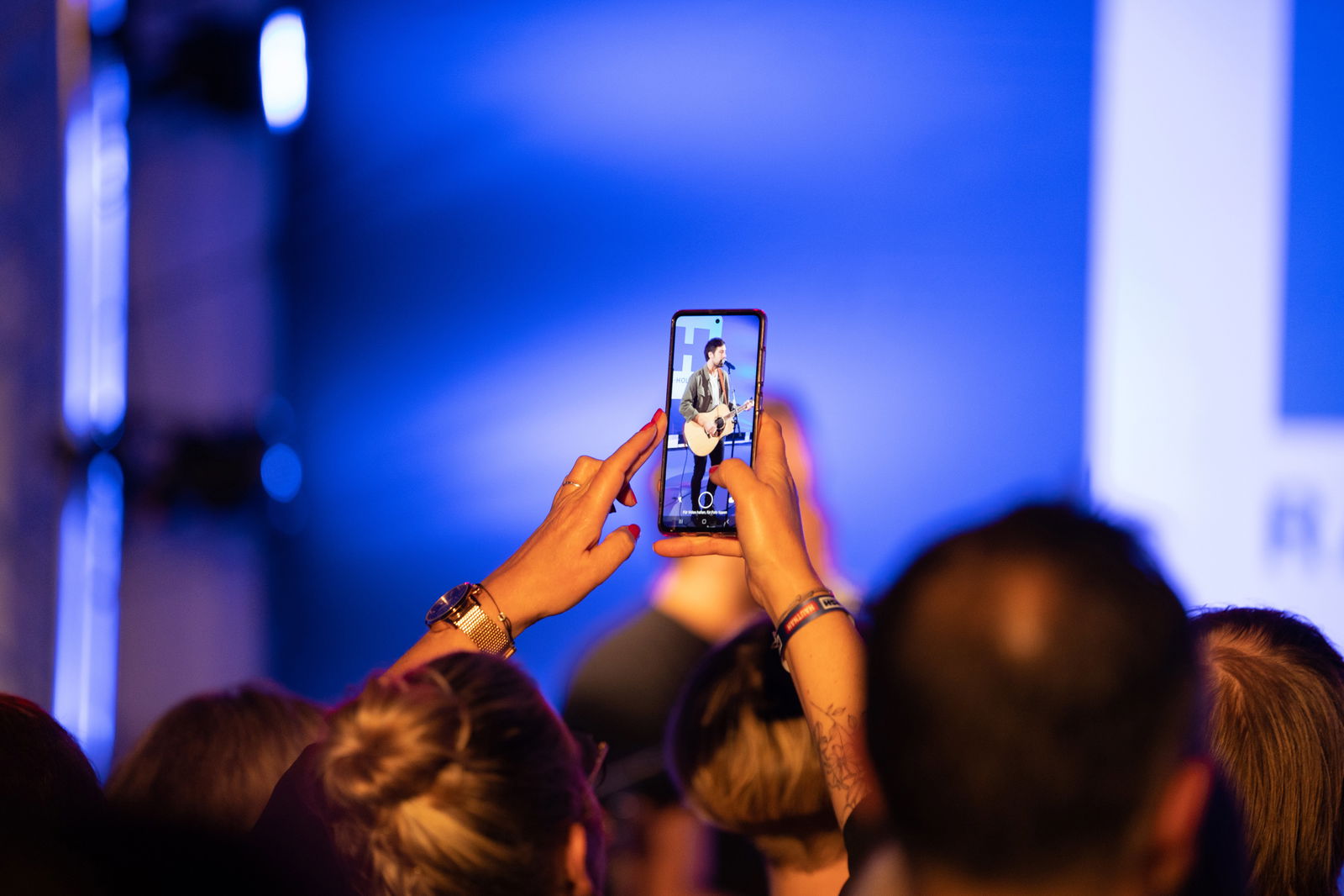 R.SH hautnah mit Max Giesinger.