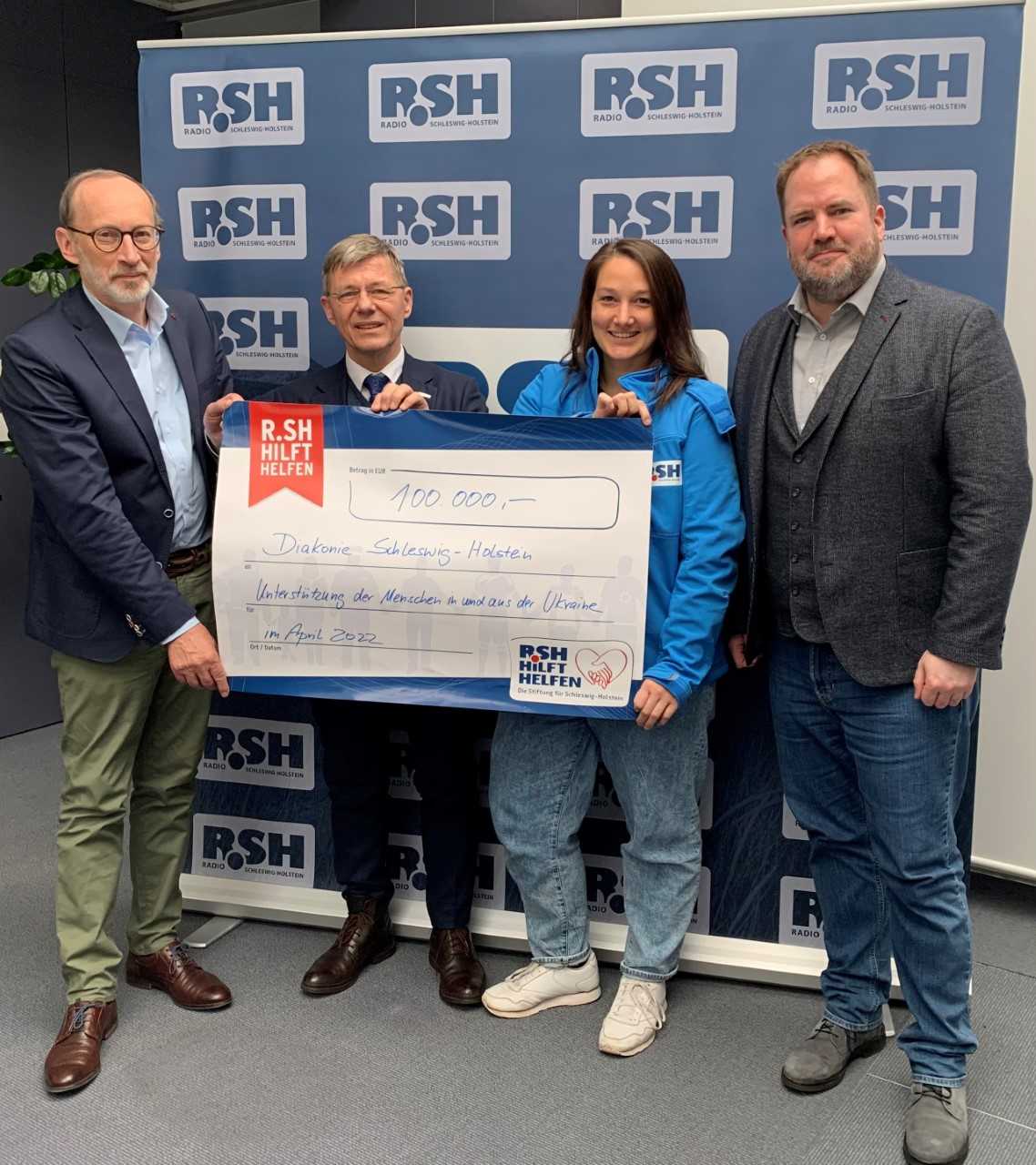 Übergabe des Spendenschecks an die Diakonie Schleswig-Holstein