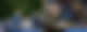 Schiedsrichter Luca Jürgensen steht auf einem Fußballfeld und pfeift ein Spiel.