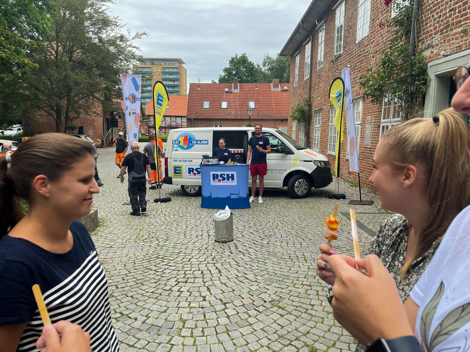 R.SH Eis-Alarm 2022 bei der Stadtverwaltung Lauenburg.