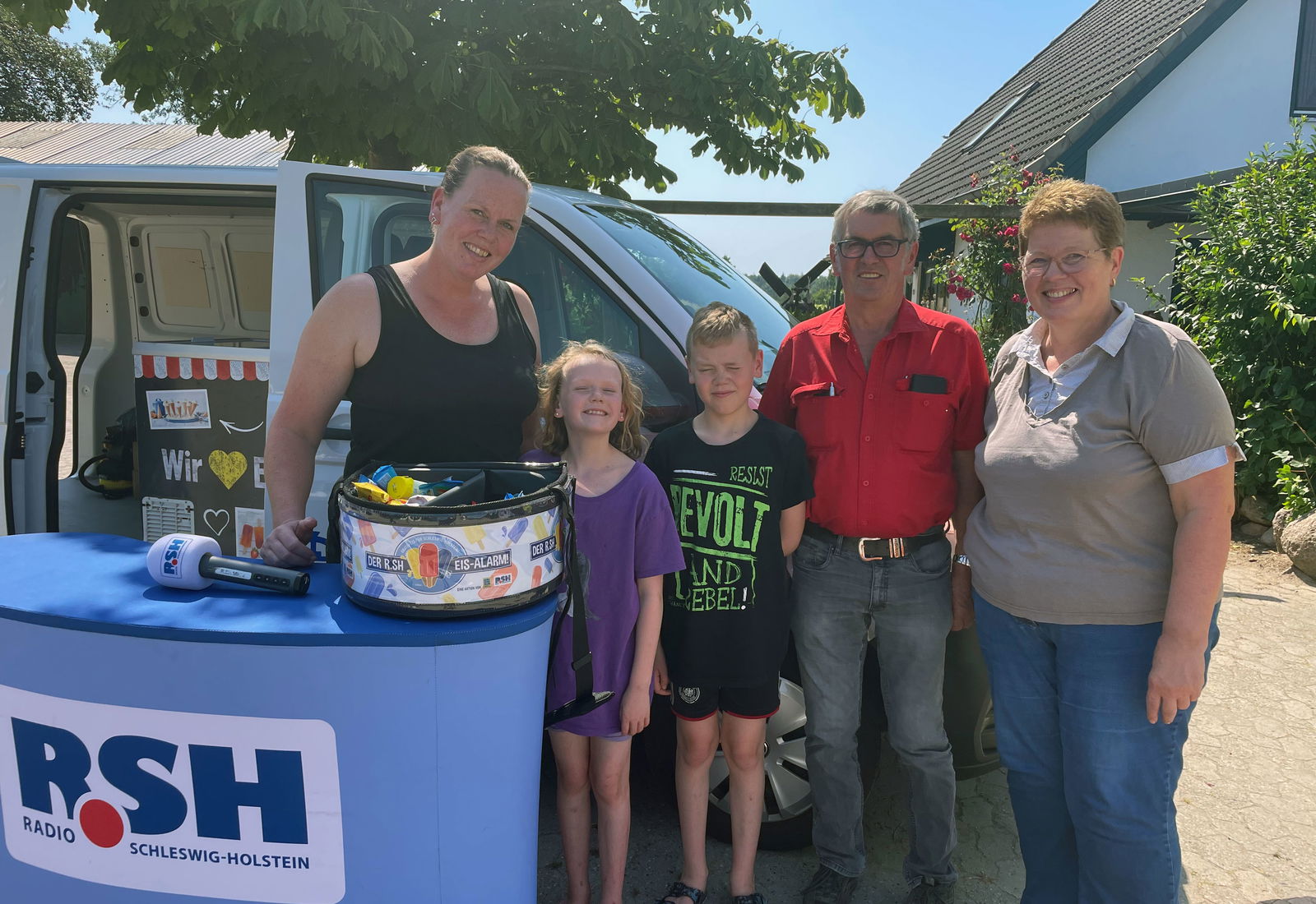 R.SH Eis-Alarm bei Hof Lepschies in Schwentinental