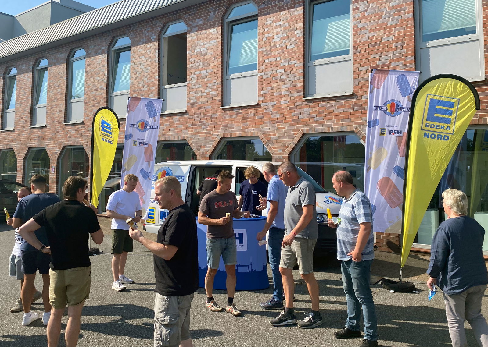 R.SH Eis-Alarm bei MOBA Fenster und Türen in Lübeck