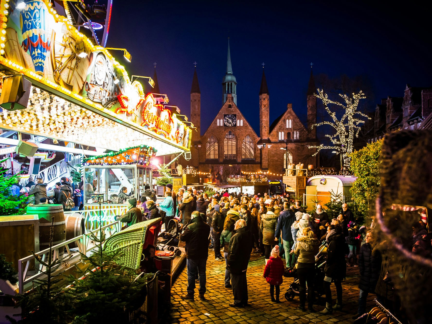 Lübeck macht sich startklar für den Weihnachtsmarkt  R.SH