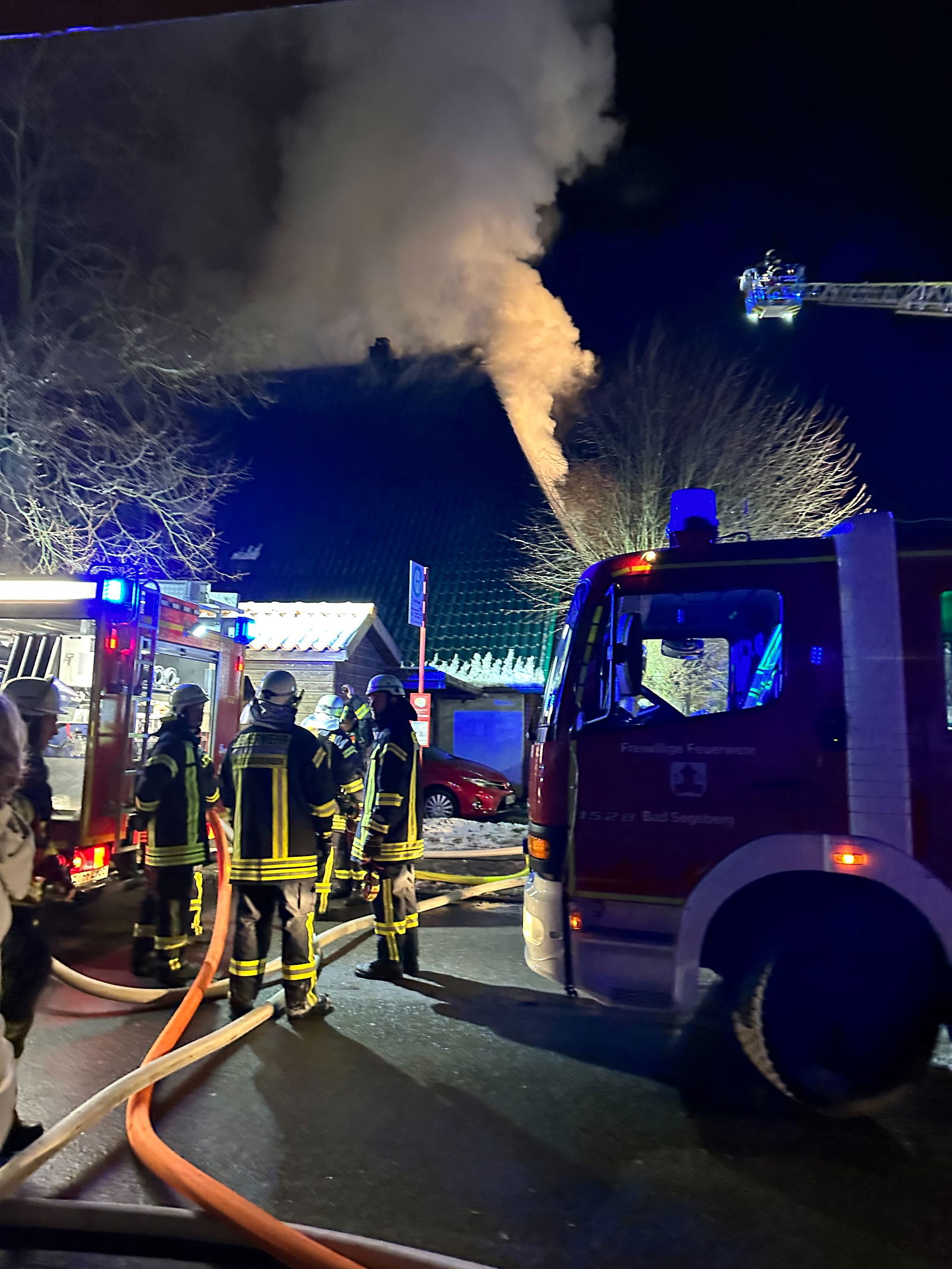 Ein brennendes Haus.