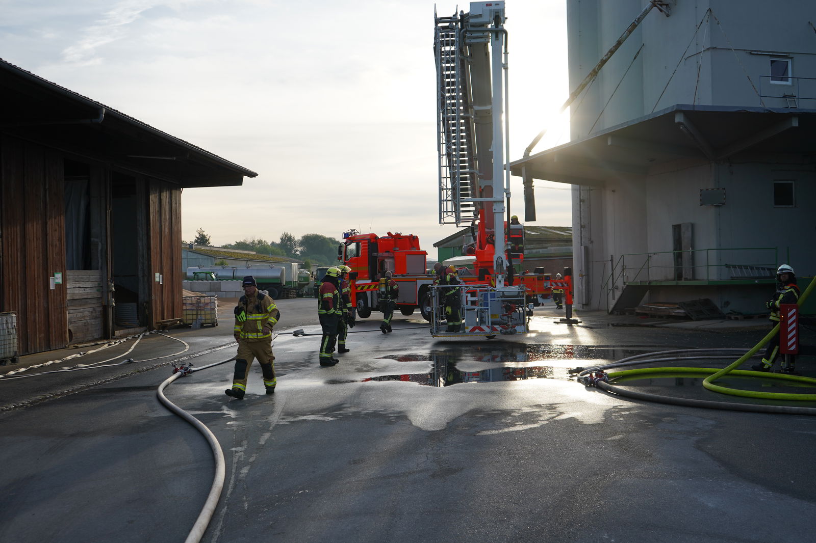 Feuerwehreinsatz bei einem Getreide-Silo