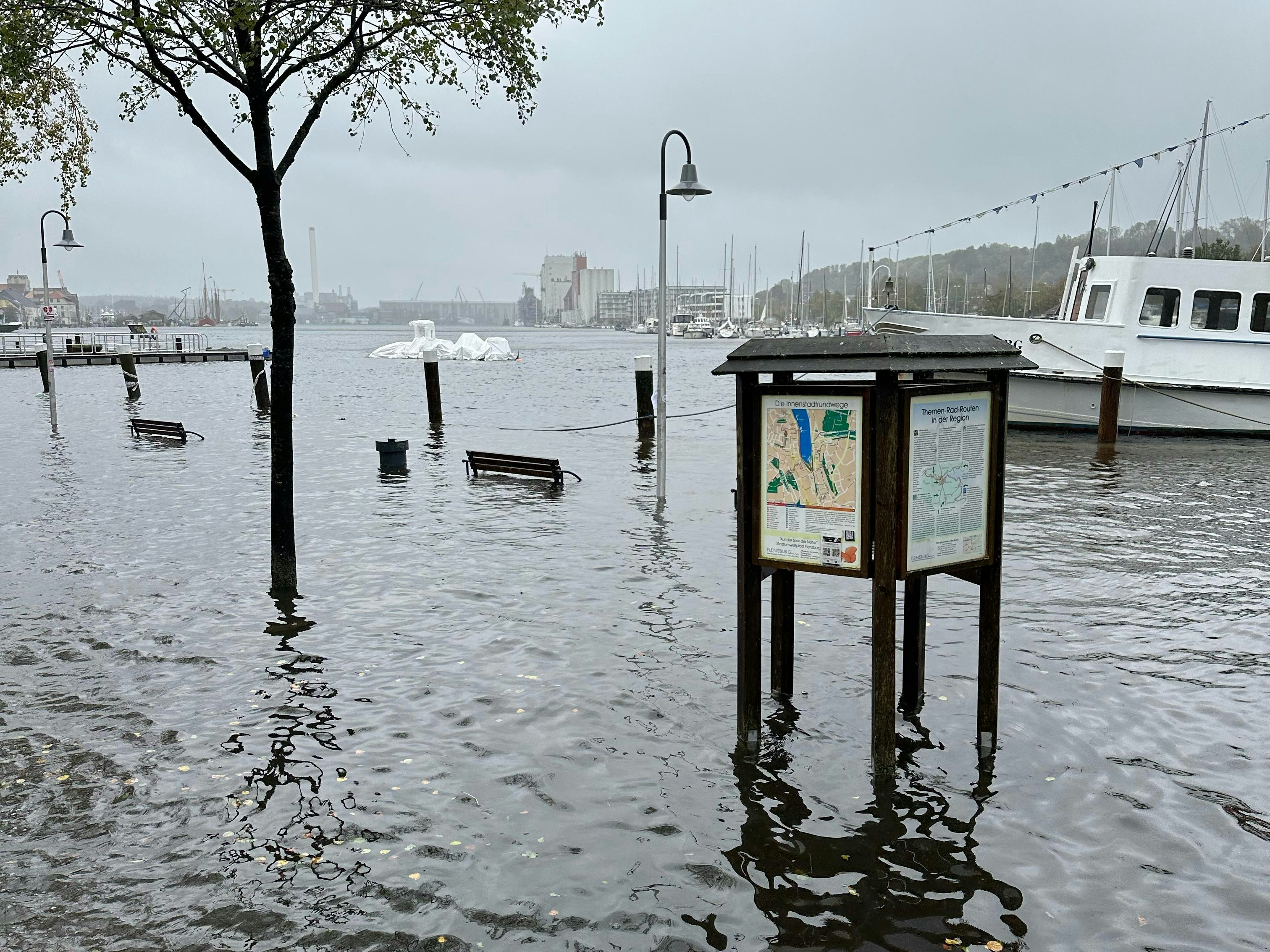 Sturm und Hochwasser in Schleswig-Holstein | R.SH