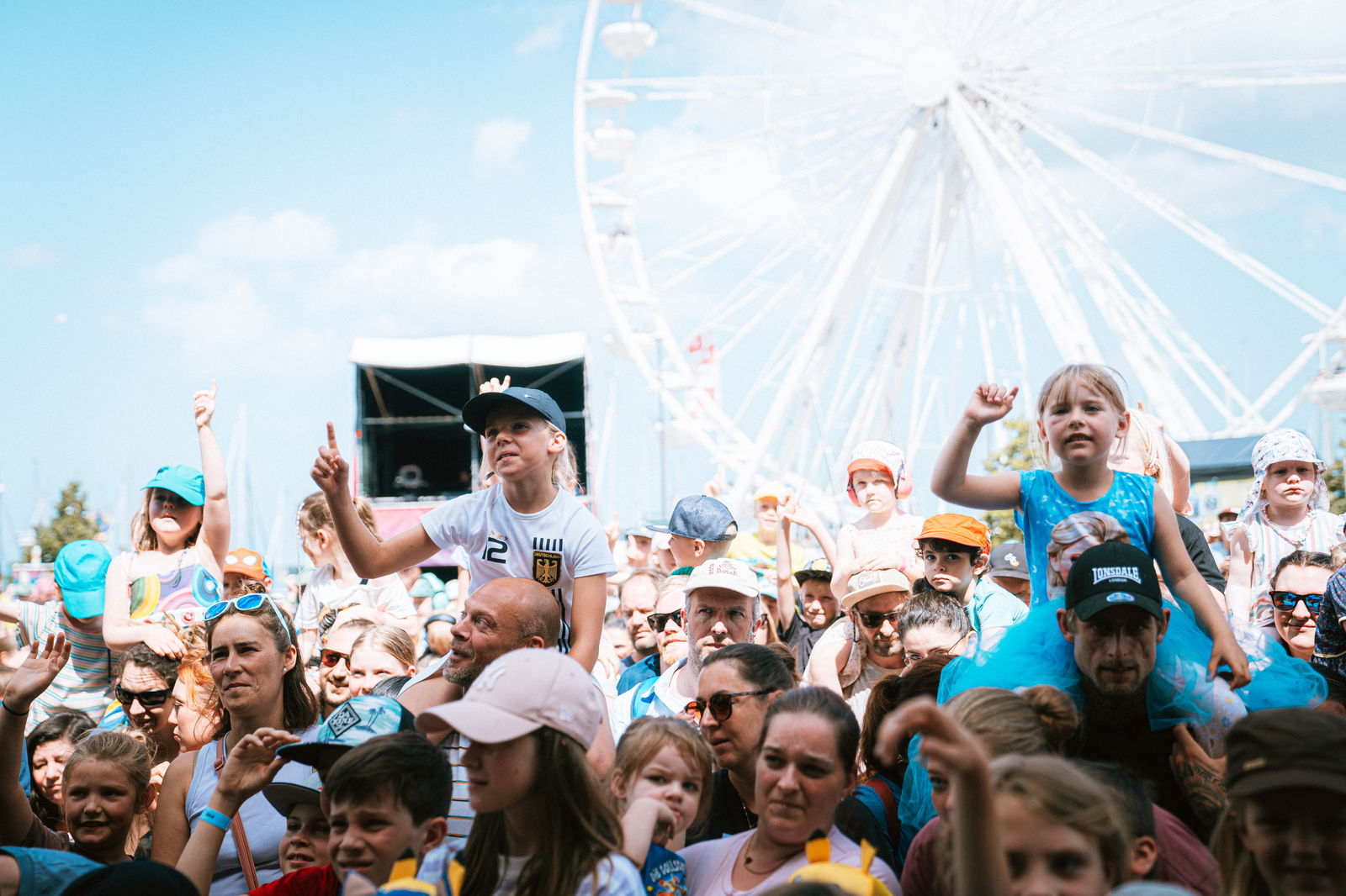 Publikum auf der Kieler Woche 2024