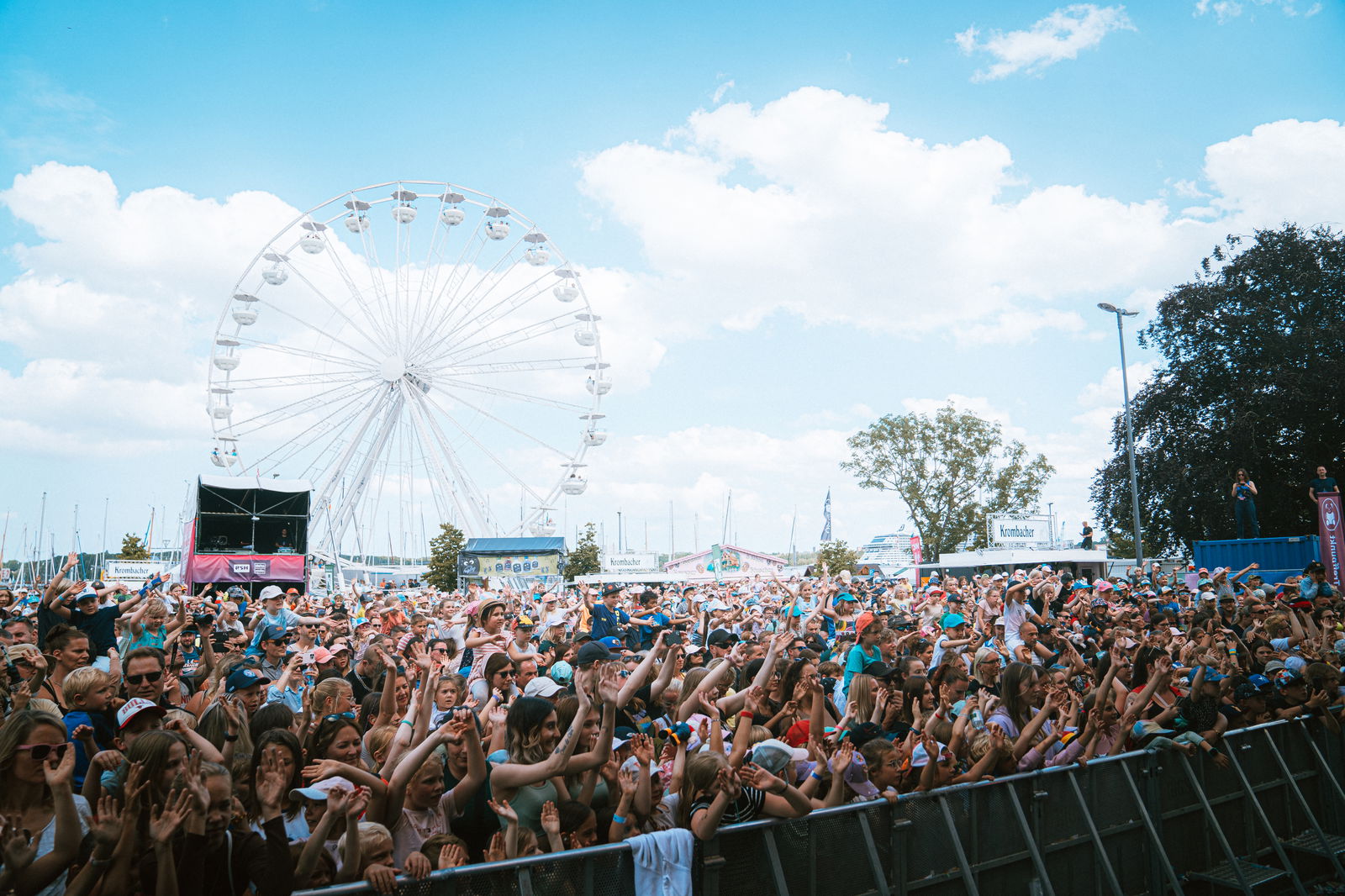 Publikum auf der Kieler Woche 2024