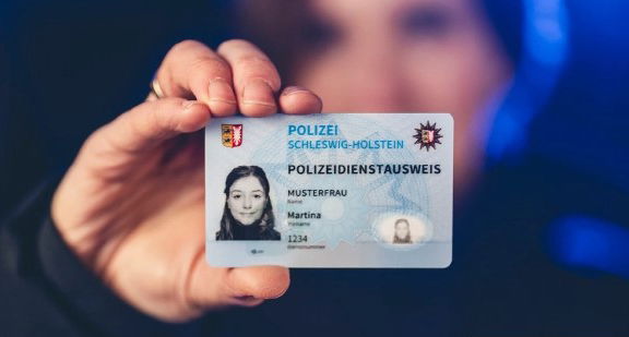 Neuer Polizeiausweis 